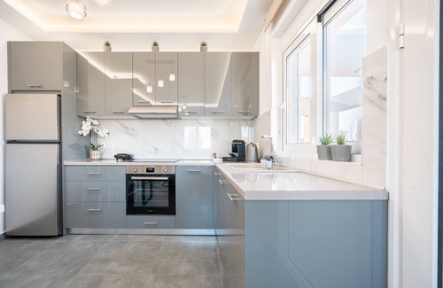 Petaloudes Apartment | Apartment 'Velvet 1' with Mountain View, Wi-Fi and Air Conditioning