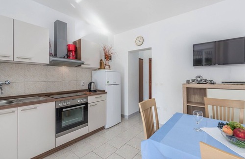 Funtana Apartment | Apartment Vitas III with balcony and sea view