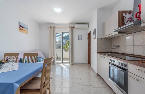 Funtana Apartment | Apartment Vitas III with balcony and sea view