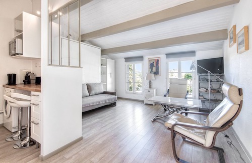 Marais Poitevin Apartment | Apartment VUE MER with swimming pool access