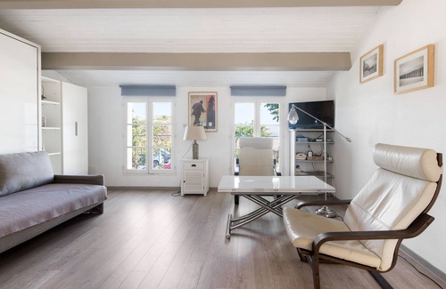 Marais Poitevin Apartment | Apartment VUE MER with swimming pool access