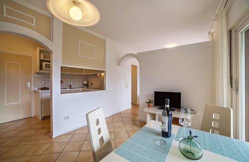 Parcines Apartment | Apartment "Wanda 5" with Wi-Fi, Balcony & Swimming Pool