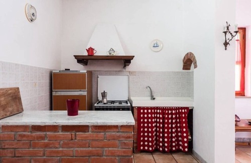 Fauglia House | Apartment with 2 bedrooms, 1 bathroom and terrace with garden furniture and bbc