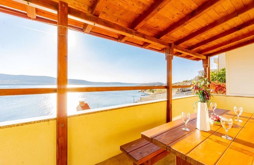 Zubovici Apartment | Apartment with a balkony with wide views from above over the bay, 3 bedrooms, 4 bathrooms