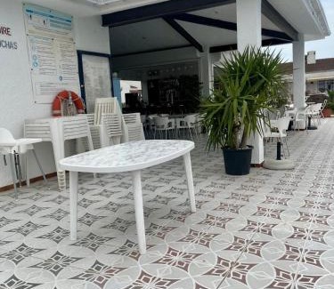 Riumar Apartment | Apartment with a pool near the beach