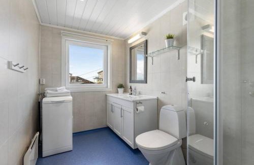 Kolbjørnsvik Apartment | Apartment with amazing views - free parking