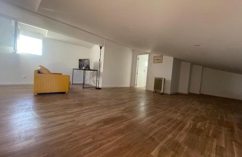 Sao Goncalo Apartment | Apartment with balconies and garden