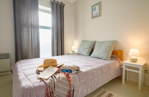 Saint-Martin-de-Re Apartment | Apartment with 3 windows overlooking the port of St Martin de Ré