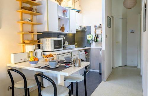 Saint-Martin-de-Re Apartment | Apartment with 3 windows overlooking the port of St Martin de Ré