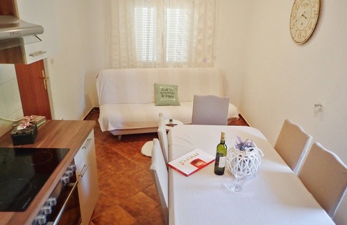 Seline Condo | Apartment with garden near the beach