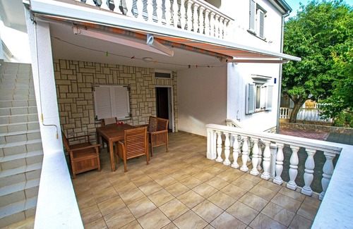 Seline Condo | Apartment with garden near the beach