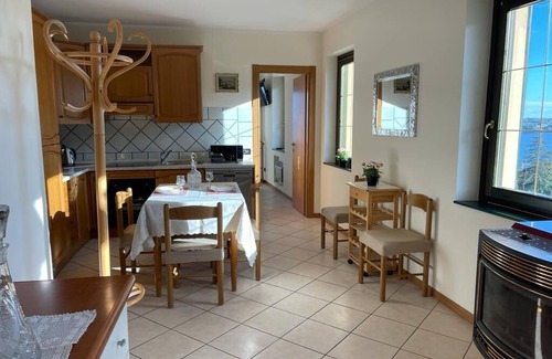 Gardone Riviera Apartment | Apartment with beautiful lake view