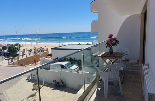 Salema Apartment | Apartment with sea views right on the beach