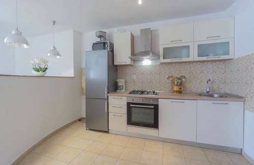 Zubovici Apartment | Apartment with sea view and pool
