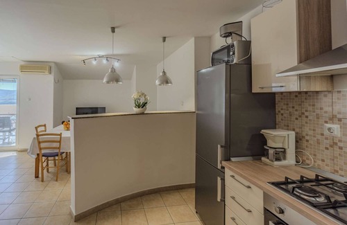 Zubovici Apartment | Apartment with sea view and pool