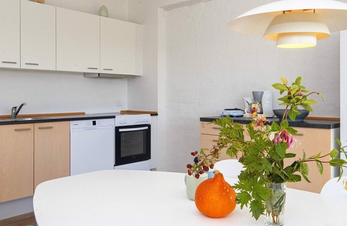 Øhuse House | Apartment With Shared Kitchen in Vederso