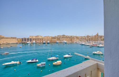 Senglea Apartment | Apartment with Spectacular Views in Isla