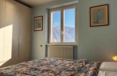 Santa Maria - Rezzonico Apartment | Apartment with swimming pool, lake view, parking - Larihome A72