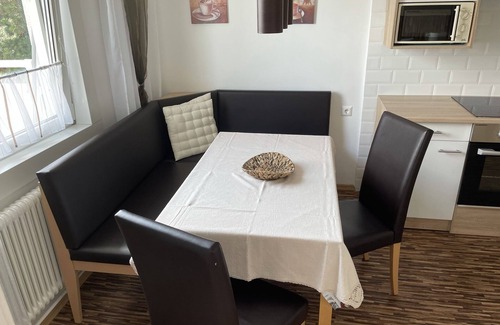 Hutteldorf Apartment | Apartment with terrace, view of Vienna, free parking, children welcome