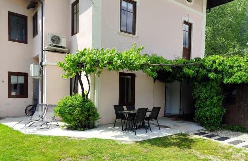 Bovec Apartment | Apartment Zaklad Soče with hot tube and free parking