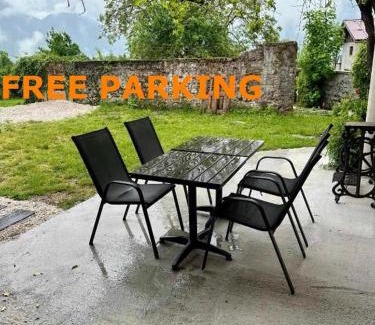 Bovec Apartment | Apartment Zaklad Soče with hot tube and free parking