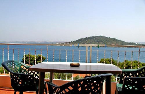 Kali Apartment | Apartment Zdenko-2 by Interhome