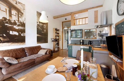 Gemarkung Weilstetten Apartment | Apartment 'Zur Alten Scheune' with Shared Garden and Wi-Fi