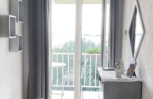 Plat House | Apartments Belenum - Double Room with Balcony and Sea View (no.2)