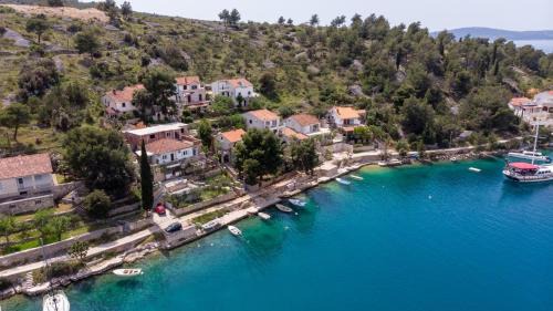 Bobovisca Apartment | Apartments by the sea Bobovisca na Moru, Brac - 5682