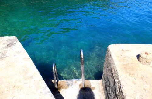 Bogomolje Apartment | Apartments by the sea Cove Mala Pogorila, Hvar - 8953