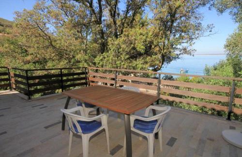 Sveti Jakov Apartment | Apartments by the sea Cove Merascica, Cres - 8071
