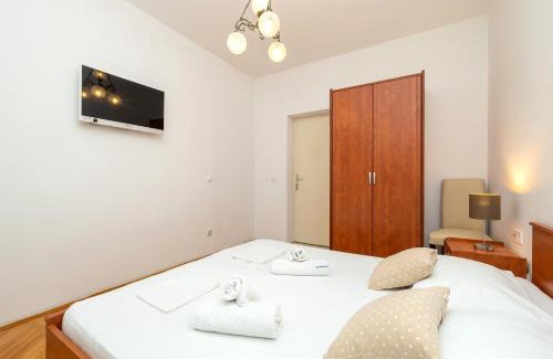 Duce Apartment | Apartments by the sea Duce, Omis - 946