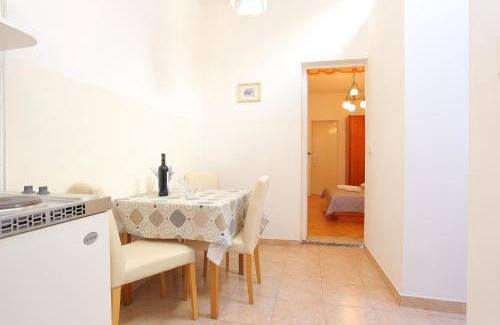 Duce Apartment | Apartments by the sea Duce, Omis - 946
