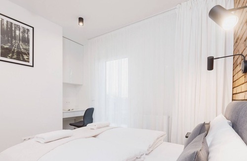 Czyzyny Apartment | Apartments Cracow Lema 15 by Renters