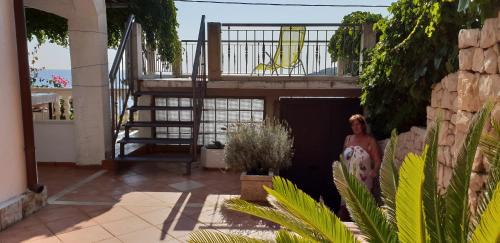 Molunat Apartment | Apartments Komaic