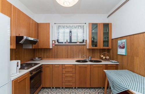 Postira Apartment | Apartments Mare- Comfort Two Bedroom Apartment with Terrace A1 (ST)