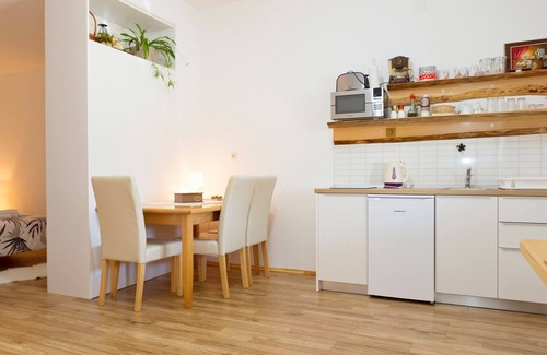 Korenica Apartment | Apartments Milan, (16064), Korenica, hr