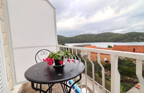Polace Apartment | Apartments Nodilo - Standard One Bedroom Apartment with Balcony and Sea View (Apt 2)