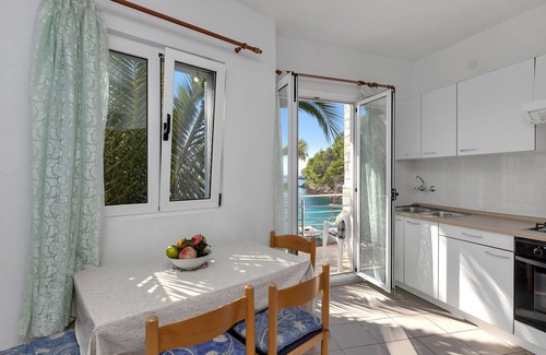 Bogomolje Apartment | Apartments Robinzon Nikola (83741-A1) - Bogomolje