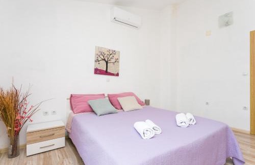 Kastel Stafilic Apartment | Apartments with parking space Kastel Stafilic, Kastela - 20843