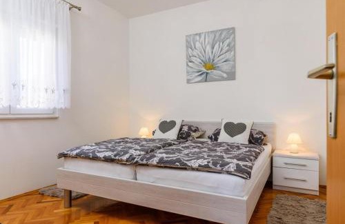 Kastel Kambelovac Apartment | Apartments with parking space Kastel Kambelovac, Kastela - 15480