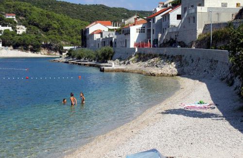 Pucisca Apartment | Apartments with WiFi Pucisca, Brac - 11416