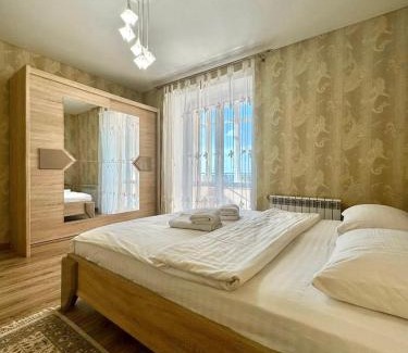 Poltava Apartment | ApartPoltava НОВИЙ будинок, в самому ЦЕНТРІ 2-ОКРЕМІ кімнати, ПАНОРАМНИЙ БАЛКОН