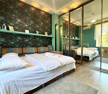 Sukhinovka Apartment | ApartPoltava, Однокімнатні апартаменти з КУТОВОЮ ВАННОЮ, біля Краєзнавчого музею, АРТ кафе Кавун