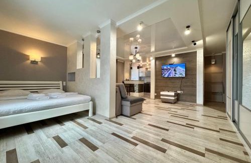 Sukhinovka Apartment | ApartPoltava Розкішна студія з КУТОВОЮ ВАННОЮ, 1-й будинок біля Корпусного парку, ПАНОРАМНИЙ балкон