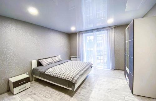 Sukhinovka Apartment | ApartPoltava 2 ОКРЕМІ кімнати, новобудова, ДВА великих ліжка ЦЕНТР, КОРПУСНИЙ САД