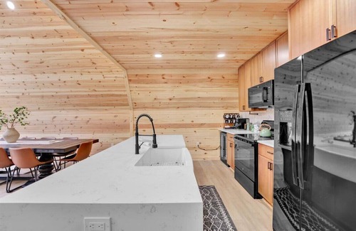 Blakeslee House | Apex A-Frame | Lake Access | Fire Pit | Hot Tub