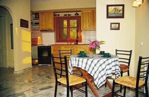 Kali Vrysi Apartment | APHROULA'S APARTMENT - for 2 - 4 persons in a beautiful, quiet corner of Greece