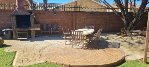 Mahikeng House | Apollo Guest House