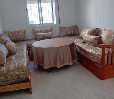 Al Hoceima Apartment | App met uitzicht op de bergen en zee